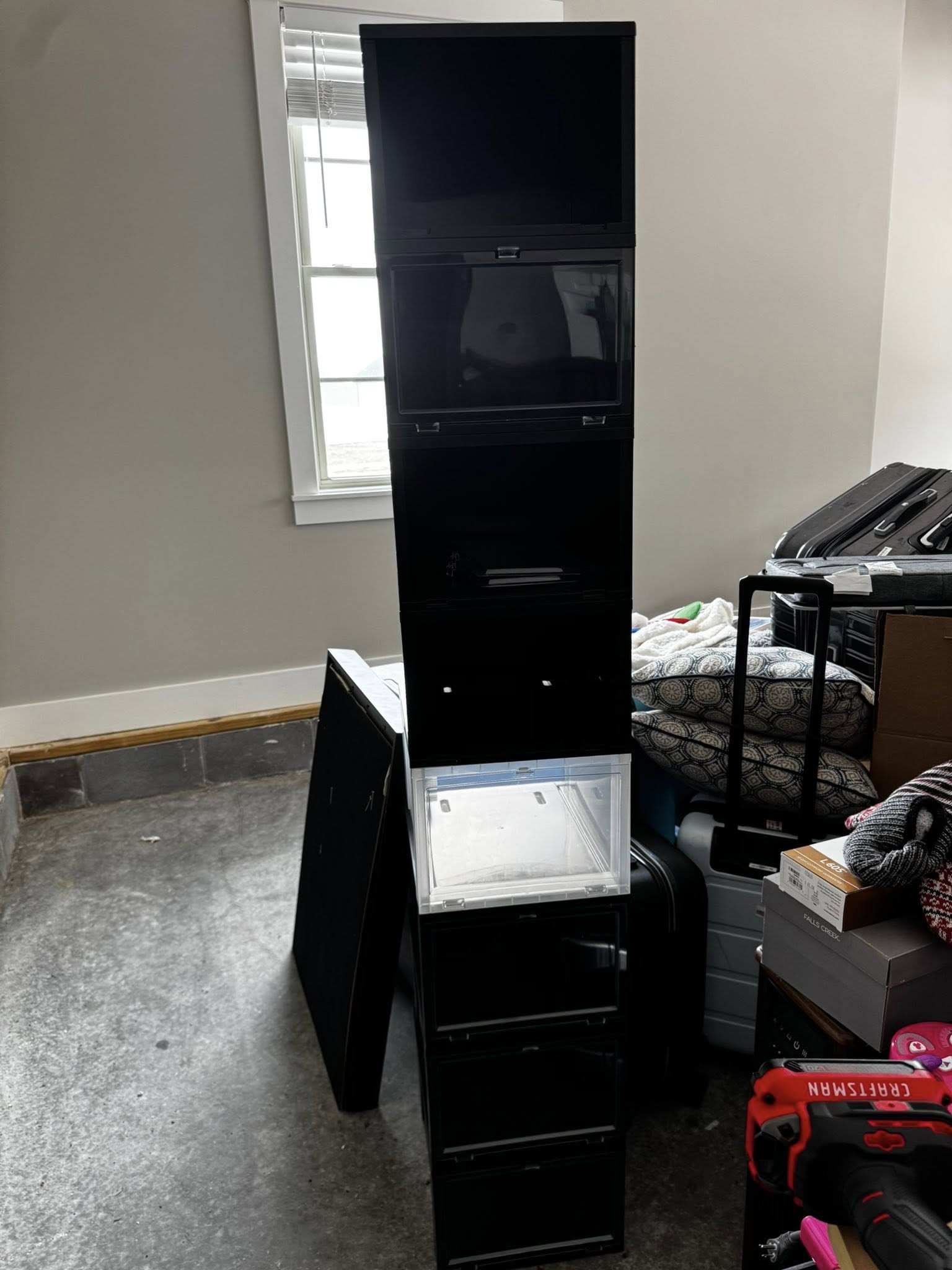 HUGE YARDSALE EVERYTHING MUST GO